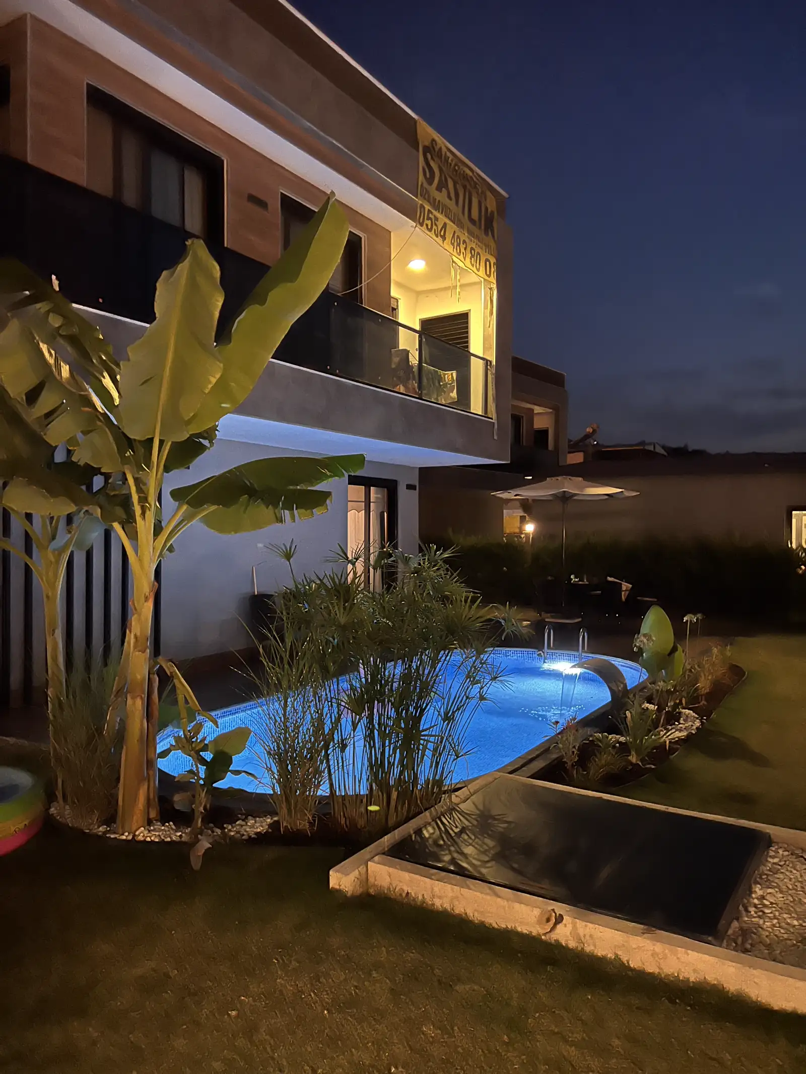 Kuşadası — Maldiv Havuz