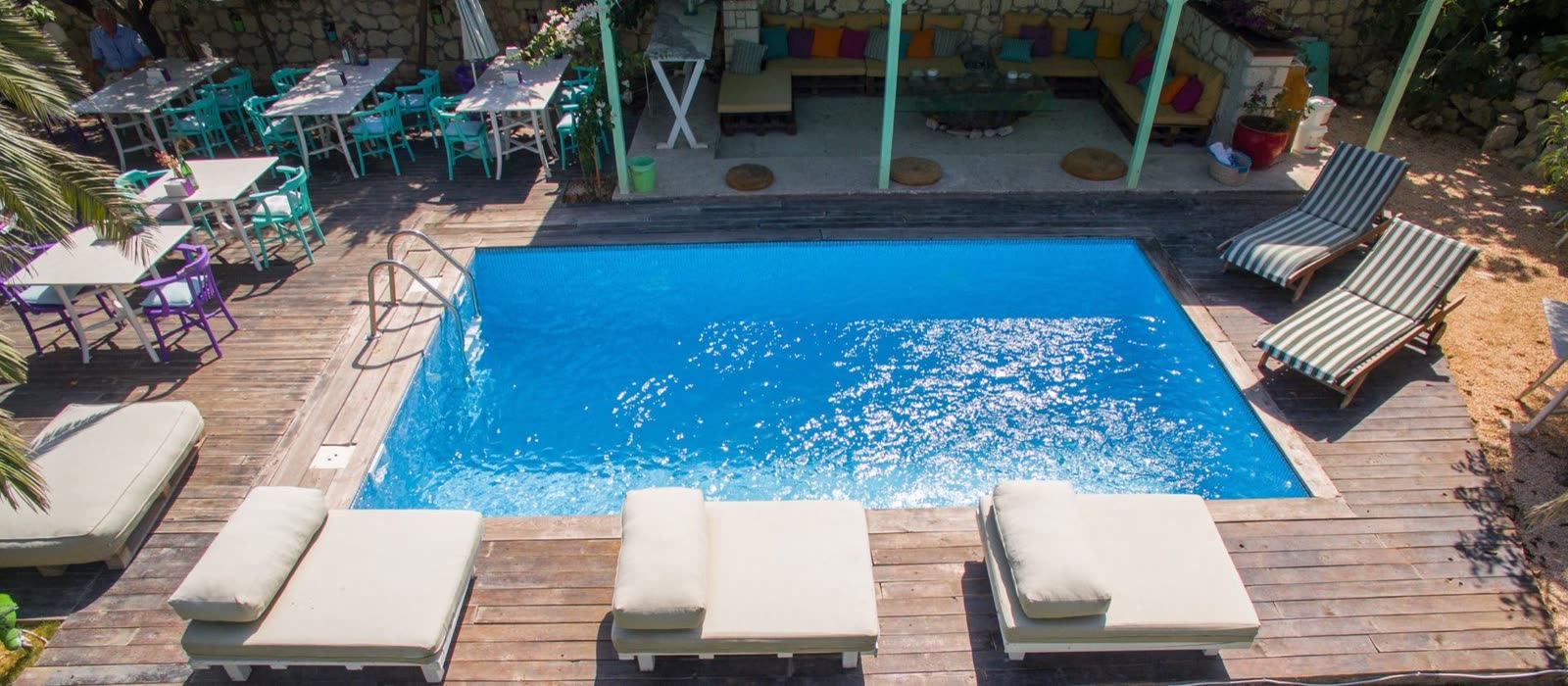 Alaçatı Ağustos Otel — Çeşme, İzmir'de butik otel havuzu